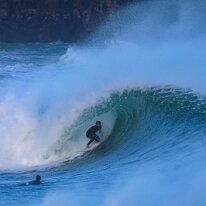 P3JU0119-20261025-1011-Video-Surf-Mundaka-olasdebizkaia_1 Fotos Surf y Bodyboard en Mundaka, Bizkaia, Euskadi. Olas de un metro y medio a dos metros y medio de altura con viento sur y marea subiendo. Olas muy potentes...