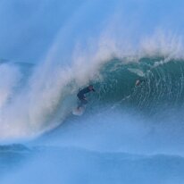 P3JU0136-20261025-1012-Video-Surf-Mundaka-olasdebizkaia_1 Fotos Surf y Bodyboard en Mundaka, Bizkaia, Euskadi. Olas de un metro y medio a dos metros y medio de altura con viento sur y marea subiendo. Olas muy potentes...