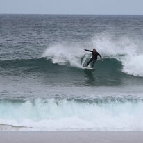 P3JU0054-260509-fotos-surf-sopela-basque-country Surfista surfeando una ola en la playa del Peñón, Atxabiribil en Sopelana, Sopela, Bizkaia.