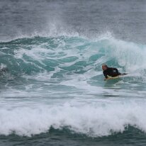 P3JU0057-260509-fotos-surf-sopela-basque-country Surfista surfeando una ola en la playa del Peñón, Atxabiribil en Sopelana, Sopela, Bizkaia.