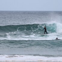 P3JU0126-260509-fotos-surf-sopela-basque-country Surfista surfeando una ola en la playa del Peñón, Atxabiribil en Sopelana, Sopela, Bizkaia.