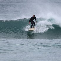 P3JU0182-260509-fotos-surf-sopela-basque-country Surfista surfeando una ola en la playa del Peñón, Atxabiribil en Sopelana, Sopela, Bizkaia.