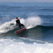 P3JU5397-260521-fotos-surf-sopelana-bizkaia-Arrietara-Basque-Country Surfista surfeando una ola en la playa de Salvaje, Barinatxe en Sopelana, Sopela, Bizkaia. Basque Country