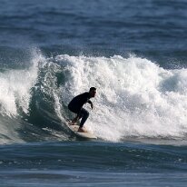 P3JU5404-260521-fotos-surf-sopelana-bizkaia-Arrietara-Basque-Country Surfista surfeando una ola en la playa de Salvaje, Barinatxe en Sopelana, Sopela, Bizkaia. Basque Country
