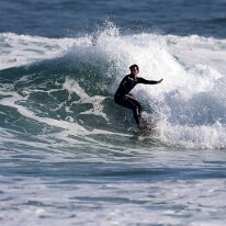 P3JU5463-260521-fotos-surf-sopelana-bizkaia-Arrietara-Basque-Country Surfista surfeando una ola en la playa de Salvaje, Barinatxe en Sopelana, Sopela, Bizkaia. Basque Country