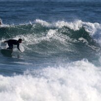 P3JU5474-260521-fotos-surf-sopelana-bizkaia-Arrietara-Basque-Country Surfista surfeando una ola en la playa de Salvaje, Barinatxe en Sopelana, Sopela, Bizkaia. Basque Country