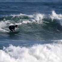 P3JU5475-260521-fotos-surf-sopelana-bizkaia-Arrietara-Basque-Country Surfista surfeando una ola en la playa de Salvaje, Barinatxe en Sopelana, Sopela, Bizkaia. Basque Country