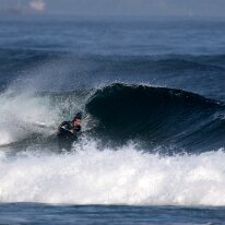 P3JU5483-260521-fotos-surf-sopelana-bizkaia-Arrietara-Basque-Country Surfista surfeando una ola en la playa de Salvaje, Barinatxe en Sopelana, Sopela, Bizkaia. Basque Country