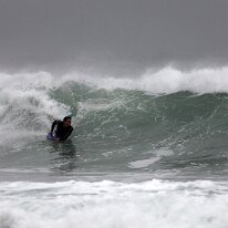 P3JU8819-20260901-Fotos-Surf-Euskadi-sopelana-olasdebizkaia-Photographer-Pictures Fotos Surf y bodyboard en La Playa de Sopelana, Sopela , Atxabiribil. Olas de entre medio metro y un metro de altura