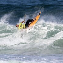 P3JU0110-20260920-1056-Fotos-KayakSurf-Euskadi-Sopelana-olasdebizkaia-waveski-Photographer-Pictures-Salvaje Fotos de Kayak Surf y WaveSki en La Salvaje Pictures KayakSurf Videos Sábado 19 y domingo 20 de Septiembre 2026 Sopela Kosta Fest