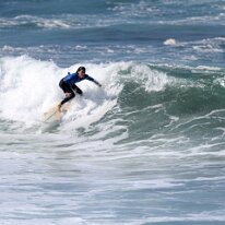 P3JU5842-20260926-1509-Fotos-Getxo-Taldea-Sopela-olasdebizkaia Fotos Surf La playa de la salvaje Barinatxe Sopela , Getxo Olas de metro y medio de altura. Campenato Local Getxo Surf Taldea GST