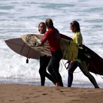 P3JU5873-20260926-1511-Fotos-Getxo-Taldea-Sopela-olasdebizkaia Fotos Surf La playa de la salvaje Barinatxe Sopela , Getxo Olas de metro y medio de altura. Campenato Local Getxo Surf Taldea GST