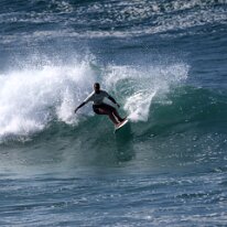 P3JU5953-20260926-1516-Fotos-Getxo-Taldea-Sopela-olasdebizkaia Fotos Surf La playa de la salvaje Barinatxe Sopela , Getxo Olas de metro y medio de altura. Campenato Local Getxo Surf Taldea GST