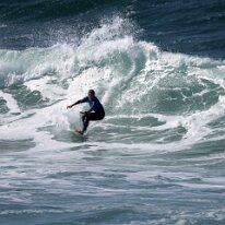 P3JU6019-20260926-1529-Fotos-Getxo-Taldea-Sopela-olasdebizkaia Fotos Surf La playa de la salvaje Barinatxe Sopela , Getxo Olas de metro y medio de altura. Campenato Local Getxo Surf Taldea GST