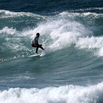 P3JU6164-20260926-1541-Fotos-Getxo-Taldea-Sopela-olasdebizkaia Fotos Surf La playa de la salvaje Barinatxe Sopela , Getxo Olas de metro y medio de altura. Campenato Local Getxo Surf Taldea GST