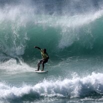 P3JU6170-20260926-1542-Fotos-Getxo-Taldea-Sopela-olasdebizkaia Fotos Surf La playa de la salvaje Barinatxe Sopela , Getxo Olas de metro y medio de altura. Campenato Local Getxo Surf Taldea GST