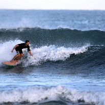 P3JU1017-02SEP26-0846-Surf-Sopela-Bizkaia Fotos Surf y Bodyboard en La Playa de Sopelana, Sopela , Atxabiribil. Olas de medio metro de altura con viento sur matinal