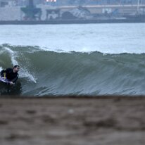 P3JU7682-20261022-0819-Fotos-Bodyboard-Ereaga-Getxo-olasdebizkaia Fotos de Bodyboard en La Playa de Ereaga, Getxo Bloques. Olas de un ,metro de altura con viento sur. pocas olas abrían bien ya que había una rampa de arena...