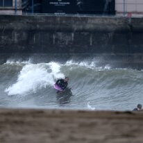 P3JU7725-20261022-0823-Fotos-Bodyboard-Ereaga-Getxo-olasdebizkaia Fotos de Bodyboard en La Playa de Ereaga, Getxo Bloques. Olas de un ,metro de altura con viento sur. pocas olas abrían bien ya que había una rampa de arena...