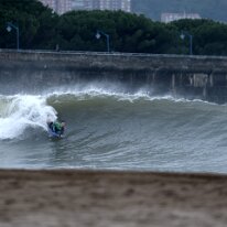 P3JU7741-20261022-0823-Fotos-Bodyboard-Ereaga-Getxo-olasdebizkaia Fotos de Bodyboard en La Playa de Ereaga, Getxo Bloques. Olas de un ,metro de altura con viento sur. pocas olas abrían bien ya que había una rampa de arena...