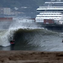 P3JU7819-20261022-0826-Fotos-Bodyboard-Ereaga-Getxo-olasdebizkaia Fotos de Bodyboard en La Playa de Ereaga, Getxo Bloques. Olas de un ,metro de altura con viento sur. pocas olas abrían bien ya que había una rampa de arena...