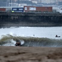 P3JU7840-20261022-0827-Fotos-Bodyboard-Ereaga-Getxo-olasdebizkaia Fotos de Bodyboard en La Playa de Ereaga, Getxo Bloques. Olas de un ,metro de altura con viento sur. pocas olas abrían bien ya que había una rampa de arena...