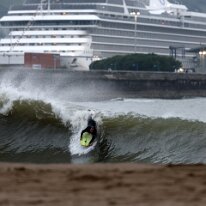 P3JU7853-20261022-0832-Fotos-Bodyboard-Ereaga-Getxo-olasdebizkaia Fotos de Bodyboard en La Playa de Ereaga, Getxo Bloques. Olas de un ,metro de altura con viento sur. pocas olas abrían bien ya que había una rampa de arena...