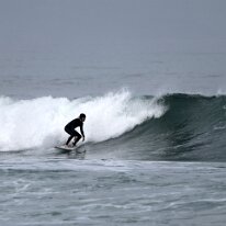 P3JU0005-20261007-1133-Fotos-Surf-Sopela-olasdebizkaia Fotos Surf y Bodyboard en La Playa de Sopelana, Sopela , Atxabiribil. El Peñón. Olas de tres cuartos de metro de altura con viento sur.