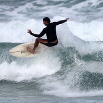 P3JU0033-20261007-1134-Fotos-Surf-Sopela-olasdebizkaia Fotos Surf y Bodyboard en La Playa de Sopelana, Sopela , Atxabiribil. El Peñón. Olas de tres cuartos de metro de altura con viento sur.
