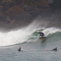 P3JU0284-20261022-0935-Fotos-Surf-Mundaka-olasdebizkaia Fotos Surf y Bodyboard en Mundaka, Bizkaia, Euskadi. Olas de uno a dos metros de altura con viento sur y marea subiendo, ofreciendo muchos tubos tamaños de...