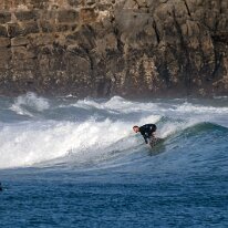 P3JU4337-20261024-1038-Video-Surf-Mundaka-olasdebizkaia Fotos Surf y Bodyboard en Mundaka, Bizkaia, Euskadi. Olas de uno a dos metros de altura con viento sur y marea subiendo, Sesion de pocas secciones tuberas....