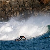 P3JU4446-20261024-1042-Video-Surf-Mundaka-olasdebizkaia Fotos Surf y Bodyboard en Mundaka, Bizkaia, Euskadi. Olas de uno a dos metros de altura con viento sur y marea subiendo, Sesion de pocas secciones tuberas....